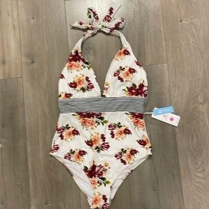 Cupshe, BNWT Halter neck bathing suit